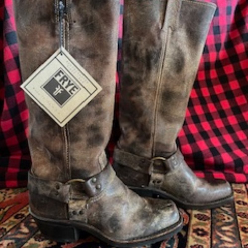 Like New Frye Harness 15R Boots 7.5 Rare Distressed Chocolate Leather